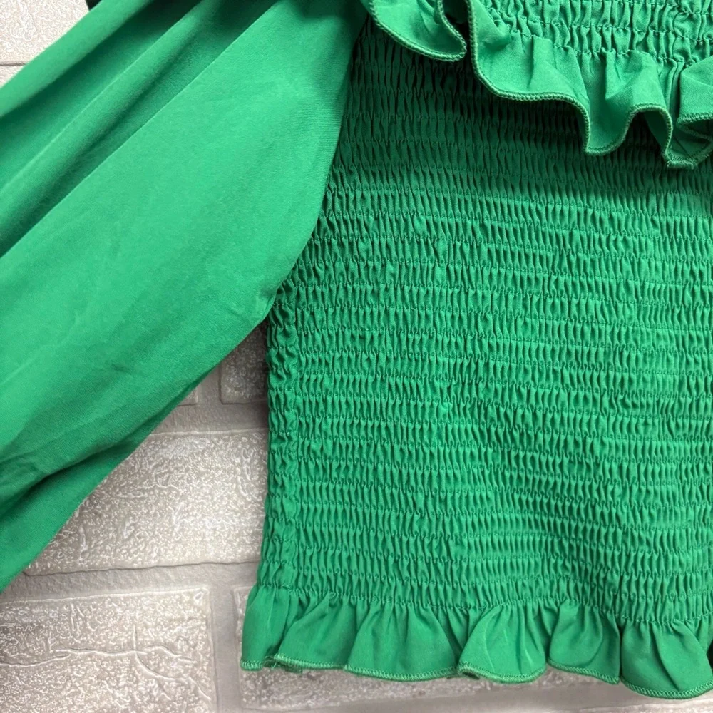 Emerald Green Off-Shoulder Ruffle Crop Top Size M - Picture 2 of 5